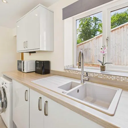 בית נופש Host & - The Potting Shed