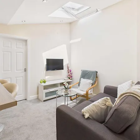 בית נופש Host & - The Potting Shed *